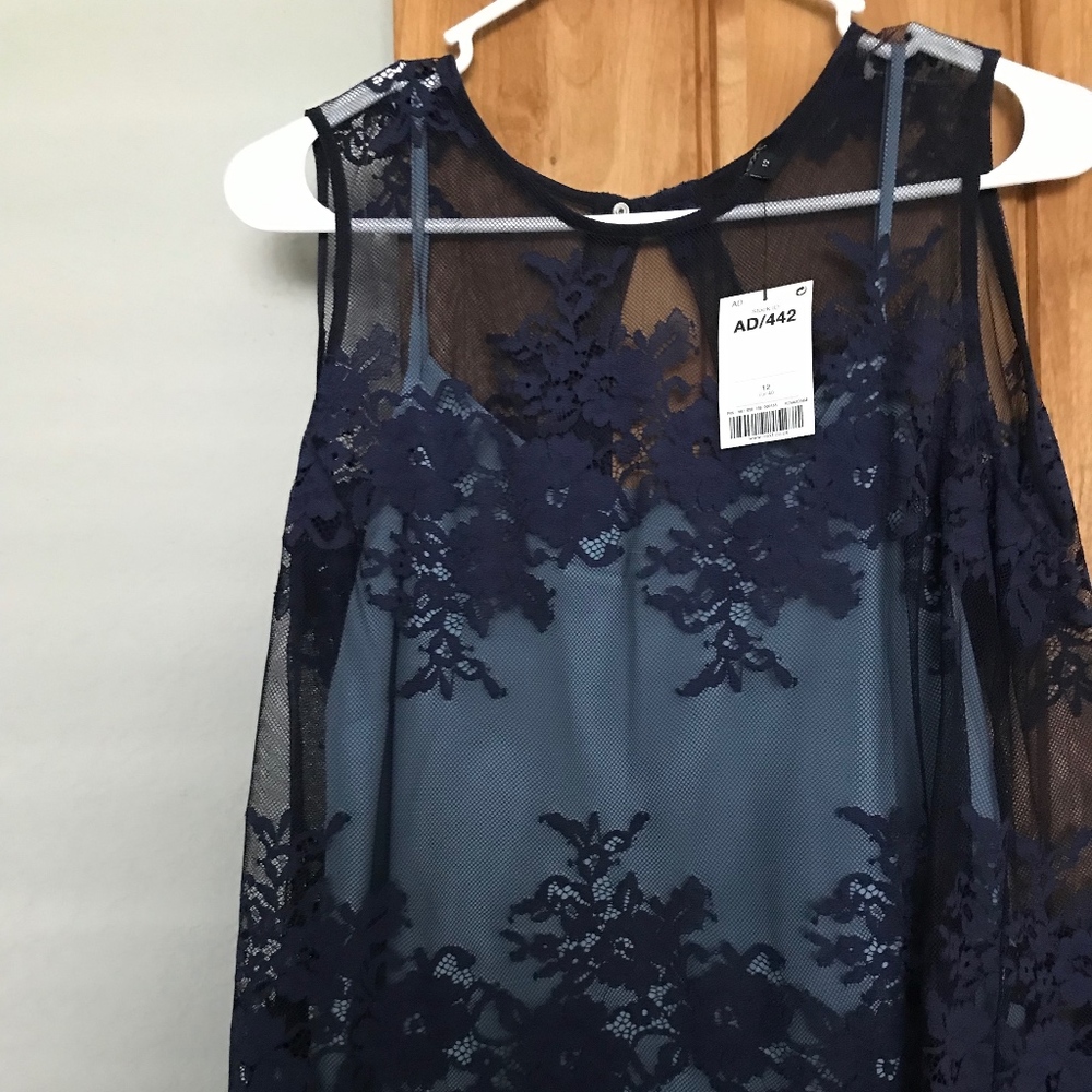 LACE TOP